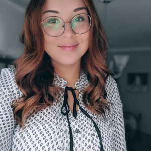 Meet your Posher, Laurie